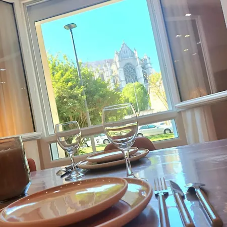 Le Naga - Confortable Avec Vue Sur La Cathedrale Apartment *