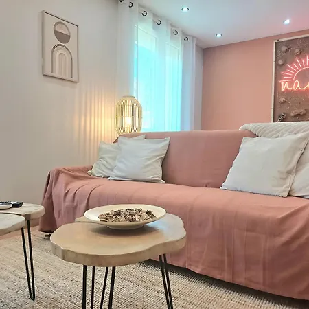 Le Naga - Confortable Avec Vue Sur La Cathedrale Apartment Beauvais